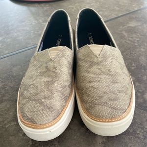 TOMS 🦋 Women’s Parker Slip-On Shoes•Size 11